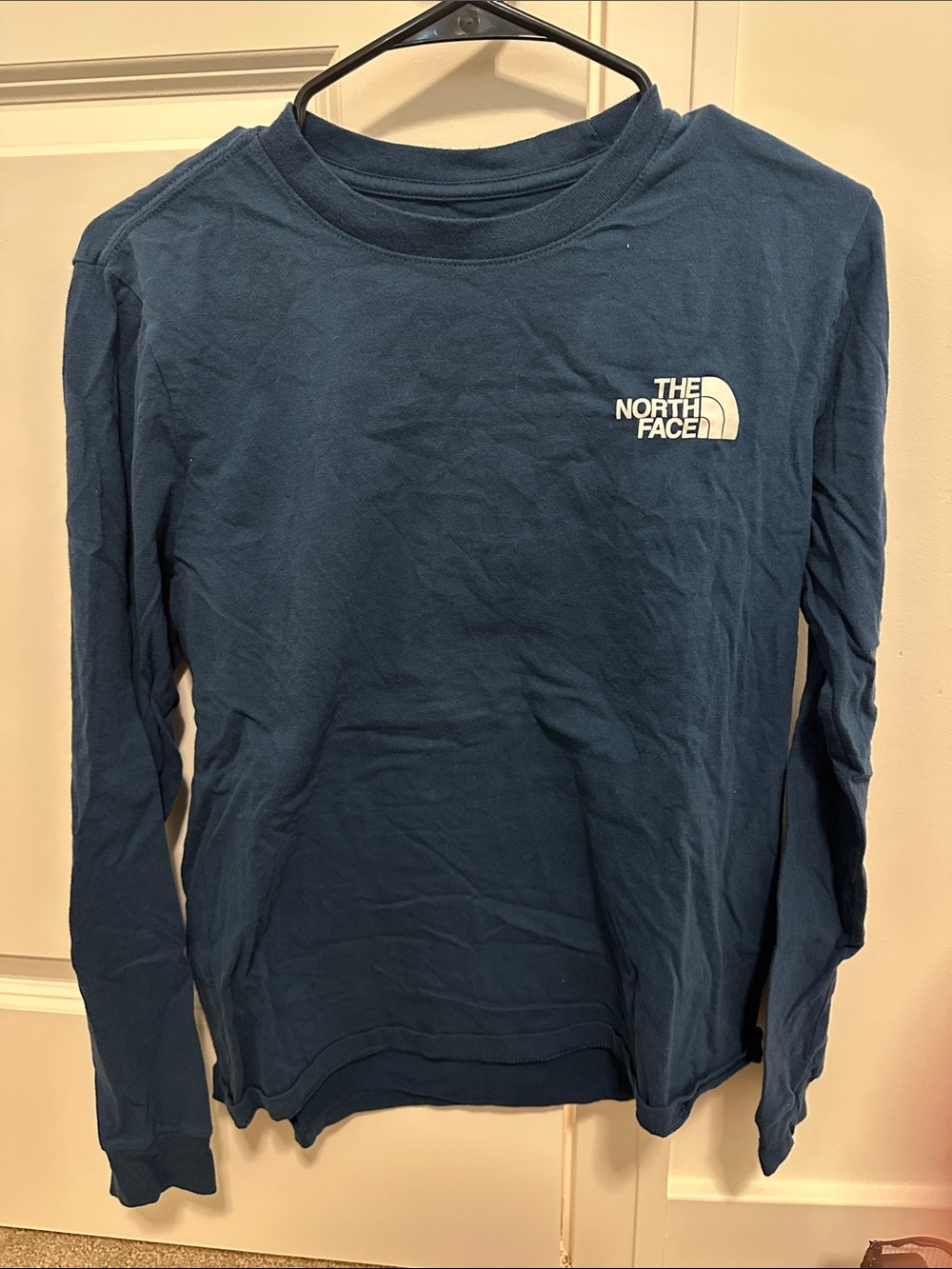 The North Face women’s Long Sleeve Tee in Navy Blue with White Logo size small